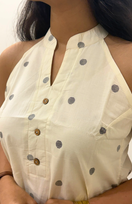Mandarin collar sleeveless cotton short kurti closeup