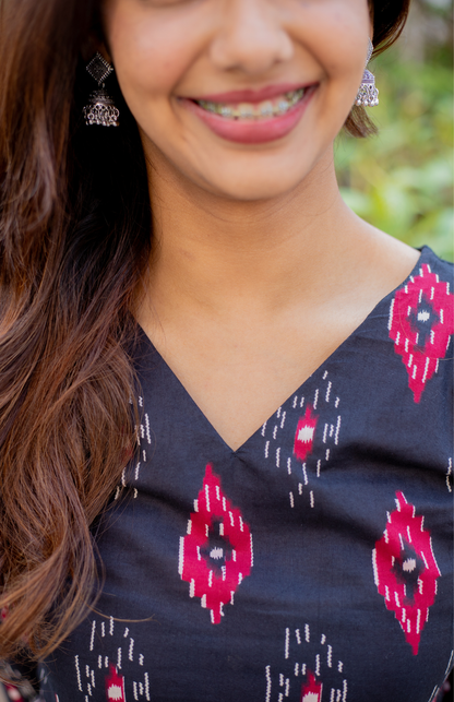 Black Ikkat Print V Neck Full Sleeves Short Kurti with Pocket